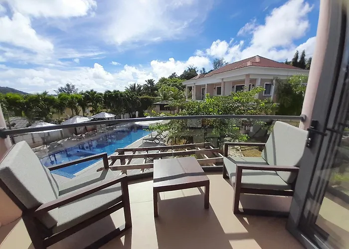 Isla Holiday Home